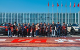 新车速评V6火炮上市即交付 魏建军兑现承诺亲自为首批用户交车